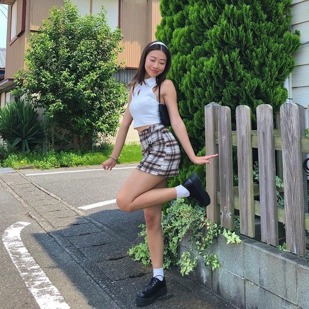 Pose foot pop/preview.ph Pose foot pop bukanlah pose baru melainkan sudah pernah ada sebelumnya/preview.ph