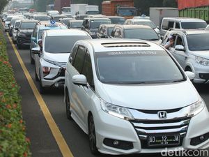 Kendaraan Penjemput Habib Rizieq Parkir di Tol, Begini Aturan Berhenti di Tol