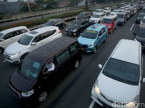 Kendaraan Massa Penjemput Habib Rizieq Bikin Macet, Polisi Cari Sopir