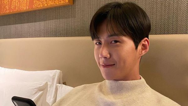 Potret Kim Seon Ho yang Curi Hati Penonton Start-Up