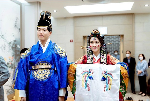 Resepsi pernikahan Tara dan Woni yang diselenggarakan di Korea Selatan.