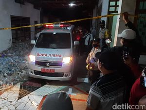 Pria Situbondo Tewas Bersimbah Darah di Rumah Adik yang Pelihara Walet Pria Situbondo Tewas Bersimbah Darah di Rumah Adik yang Pelihara Walet