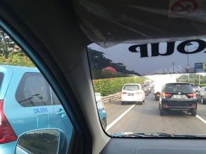 Cerita Penumpang Gagal Terbang Imbas Macet 4 Jam Arah Soetta Cerita Penumpang Gagal Terbang Imbas Macet 4 Jam Arah Soetta