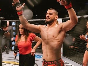 Petarung UFC Ini Ucap Alhamdulillah Usai Luput dari Cedera Horor Petarung UFC Ini Ucap Alhamdulillah Usai Luput dari Cedera Horor