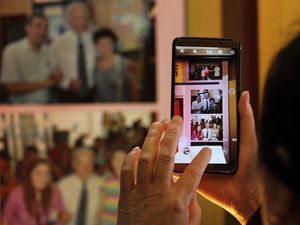 Restoran Mie di Beijing Sambut Kemenangan Joe Biden dengan Meriah Restoran Mie di Beijing Sambut Kemenangan Joe Biden dengan Meriah