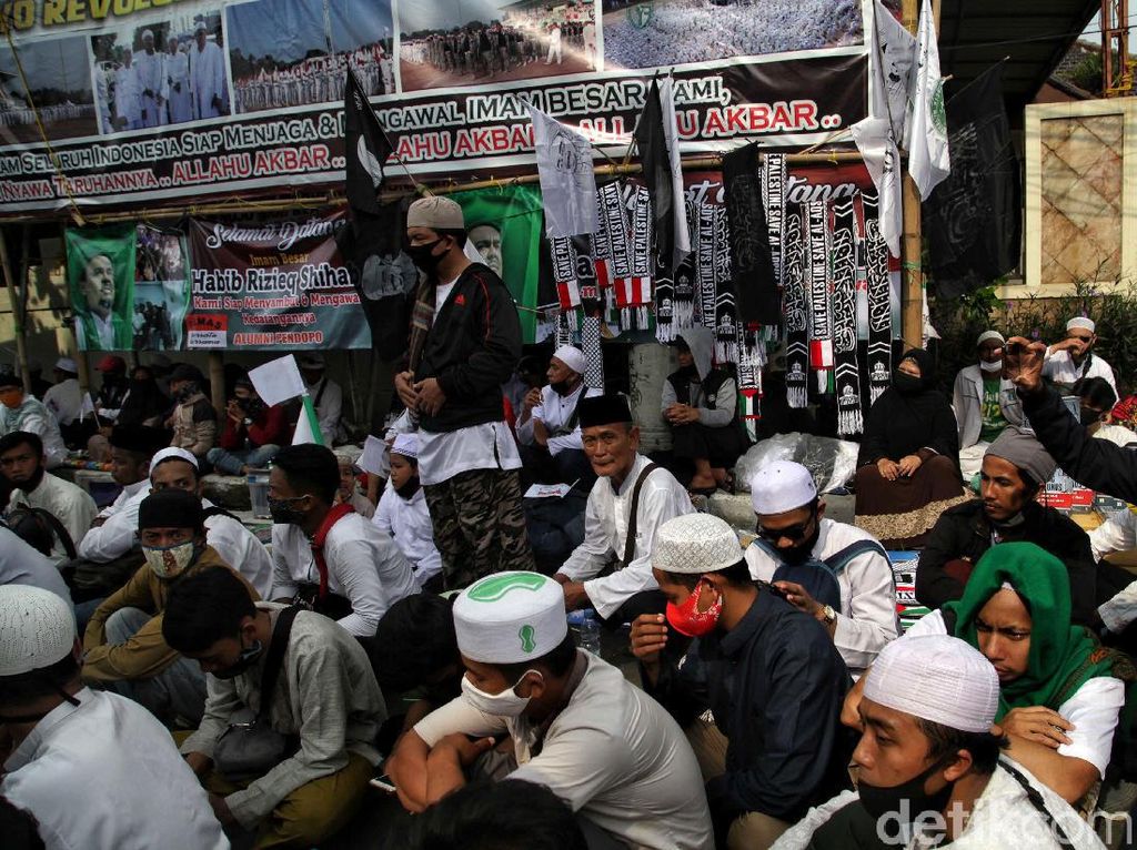 Pria di Slipi Meninggal di Tengah Momen Penyambutan Habib Rizieq Pria di Slipi Meninggal di Tengah Momen Penyambutan Habib Rizieq