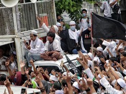 Komentar Satgas soal Kerumunan Massa Penjemput Habib Rizieq