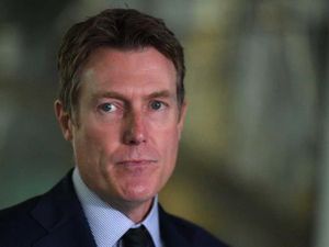 Skandal di Canberra Libatkan Jaksa Agung dan Menteri Imigrasi Australia