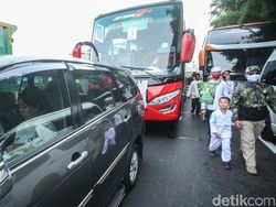 Awak Kabin-Penumpang Pesawat Terjebak Macet Massa Habib Rizieq di Soetta
