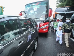 Awak Kabin-Penumpang Pesawat Terjebak Macet Massa Habib Rizieq di Soetta