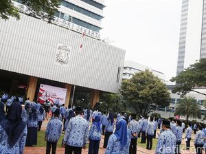 Ikuti Luhut, Pemprov DKI Perketat WFH Jadi 75% untuk ASN Mulai 18 Desember Ikuti Luhut, Pemprov DKI Perketat WFH Jadi 75% untuk ASN Mulai 18 Desember