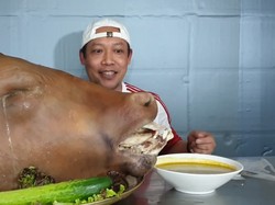 Wow! YouTuber Mukbang Kepala Sapi Utuh Seberat 30 Kg