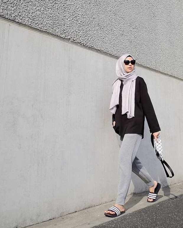 2 sisi di depan
