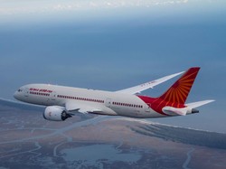 Terlalu! Nenek Dikencingi Penumpang Pria di Pesawat Air India