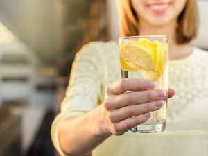 Netizen Kena Zonk Saat Beli Sate hingga Manfaat Air Lemon untuk Diet Netizen Kena Zonk Saat Beli Sate hingga Manfaat Air Lemon untuk Diet