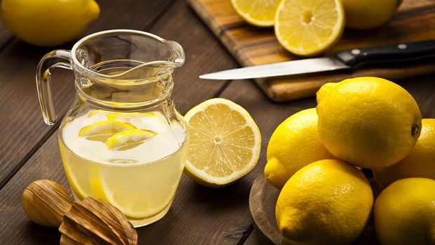 Apa Benar Minum Air Lemon Bisa Turunkan Berat Badan?