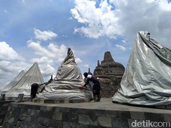 Antisipasi Erupsi Merapi, Stupa Candi Borobudur Ditutupi Terpaulin