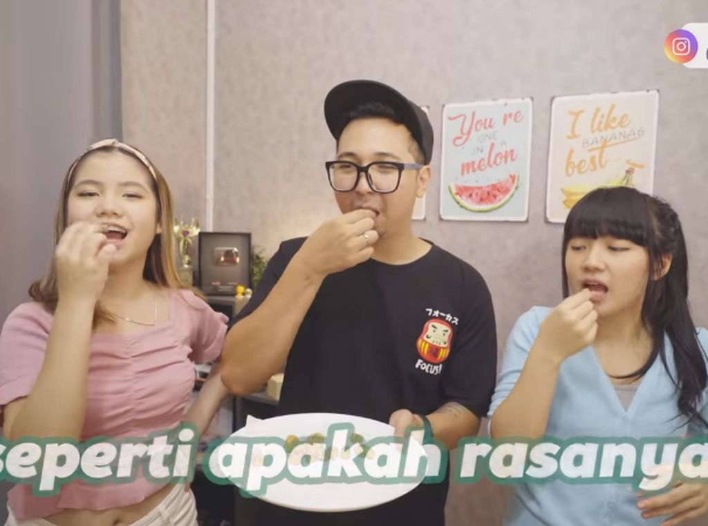 Edho Zell dan 5 Momen Masak Anti Mainstream Miliknya Edho Zell dan 5 Momen Masak Anti Mainstream Miliknya
