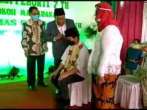 Gibran Jalani Ritual Buang Sial, Berharap Lancar Bertarung di Pilkada Gibran Jalani Ritual Buang Sial, Berharap Lancar Bertarung di Pilkada