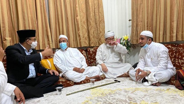 Gubernur DKI Anies Baswedan temui Habib Rizieq di Petamburan Jakarta Barat Gubernur DKI Anies Baswedan temui Habib Rizieq di Petamburan Jakarta Barat