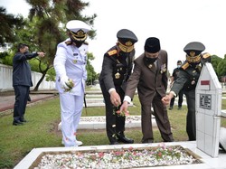 Pagar-Kabel Lampu Makam Pahlawan di Riau Hilang Dicuri, Pemprov Kaget