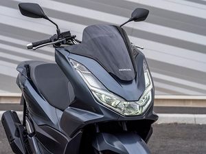 Melihat Lebih Dekat Tampang Honda PCX Terbaru Melihat Lebih Dekat Tampang Honda PCX Terbaru