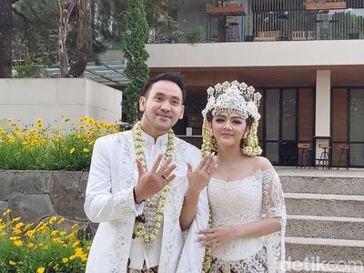 Senyum Jenita Janet Usai Menikah (Lagi)