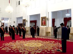 Berikut 46 Orang yang Diberi Bintang Mahaputra oleh Jokowi