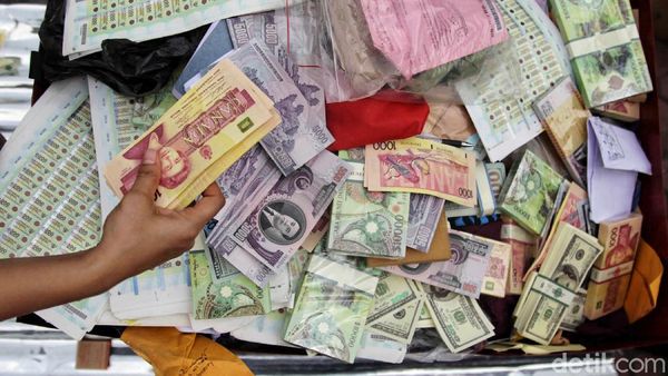 Foto Kejari Jakut Musnahkan Barang Bukti