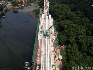 Lintasan LRT Jabodebek Cawang-Dukuh Sudah Tersambung Lho