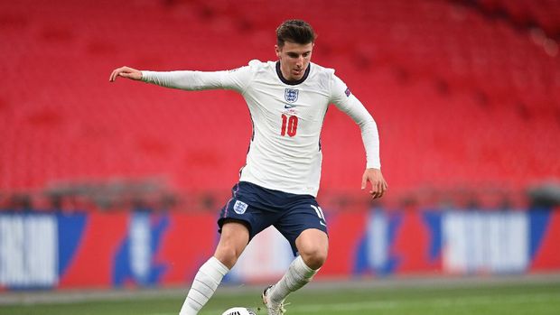 LONDON, ENGLAND - OCTOBER 11: Mason Mount of England in action during the UEFA Nations League group stage match between England and Belgium at Wembley Stadium on October 11, 2020 in London, England. Football Stadiums around Europe remain empty due to the Coronavirus Pandemic as Government social distancing laws prohibit fans inside venues resulting in fixtures being played behind closed doors. (Photo by Michael Regan/Getty Images)