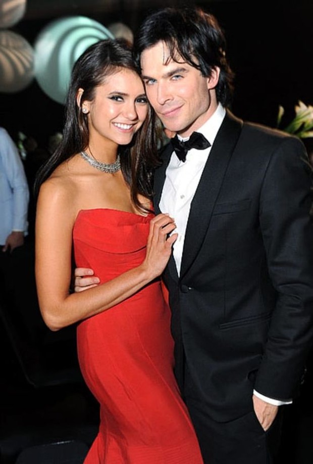 Nina dan Ian bertemu pada tahun 2009 di lokasi syuting Vampire Diaries.
