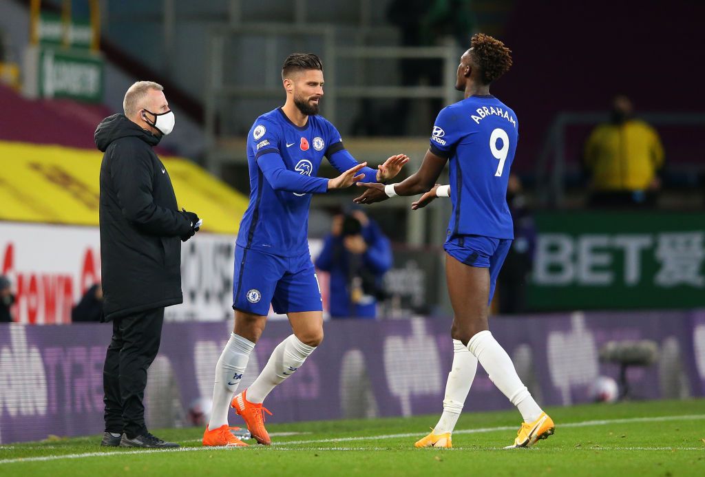 Olivier Giroud BAKU, AZERBAIJAN - MAY 29: Olivier Giroud of Chelsea celebrates with the Europa League Trophy following his team's victory in the UEFA Europa League Final between Chelsea and Arsenal at Baku Olimpiya Stadionu on May 29, 2019 in Baku, Azerbaijan. (Photo by Michael Regan/Getty Images)