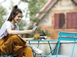 OPPO Reno4 F Bisa Diandalkan untuk Meeting dan Belajar Online