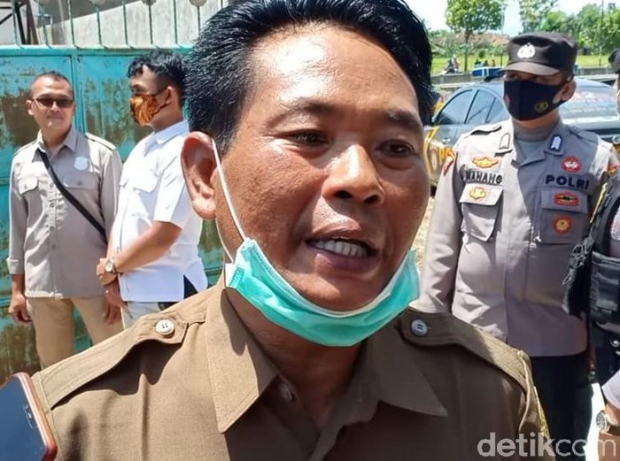 Seorang perangkat desa di Kecamatan Babadan, Ponorogo menghamili tetangganya yang berstatus janda. Kini usia kandungannya sudah 5 bulan.