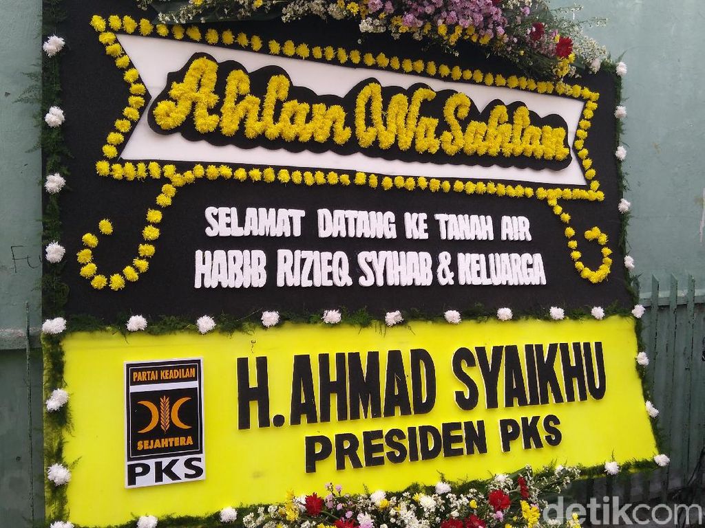Habib Rizieq Pulang, PKS Kirim Karangan Bunga ke Petamburan