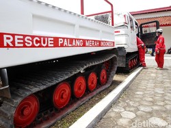Video Antisipasi Erupsi Merapi, Kendaraan Taktis Hagglunds Diterjunkan
