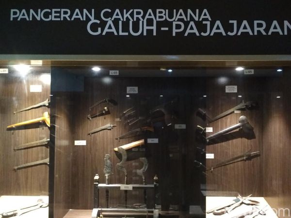 Serpihan Cerita Jakarta di Museum Keraton Kasepuhan Cirebon