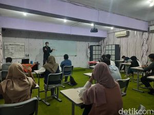 SMA di Surabaya Ada yang Sudah Gelar Sekolah Tatap Muka SMA di Surabaya Ada yang Sudah Gelar Sekolah Tatap Muka