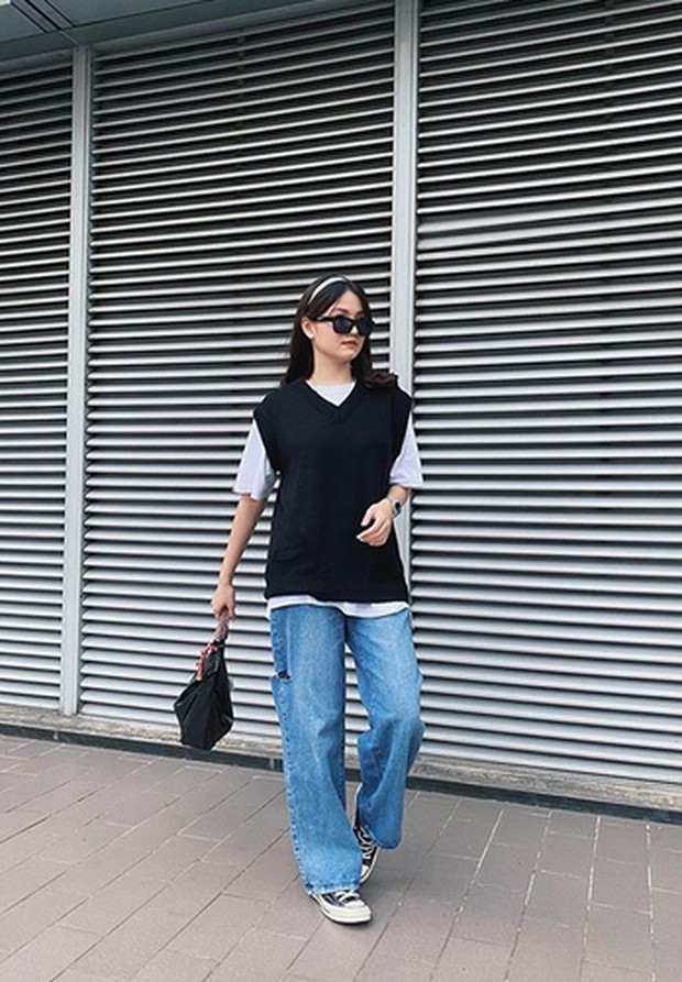 sweater vest/instagram.com/vwxyzia/zia zia