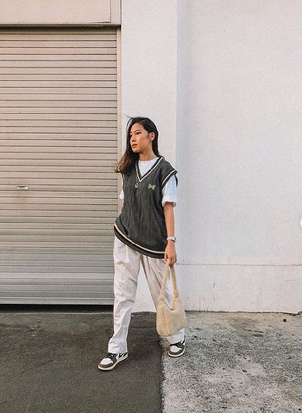 sweater vest/instagram.com/yennikristiani/yenni kristiani yenni kristiani