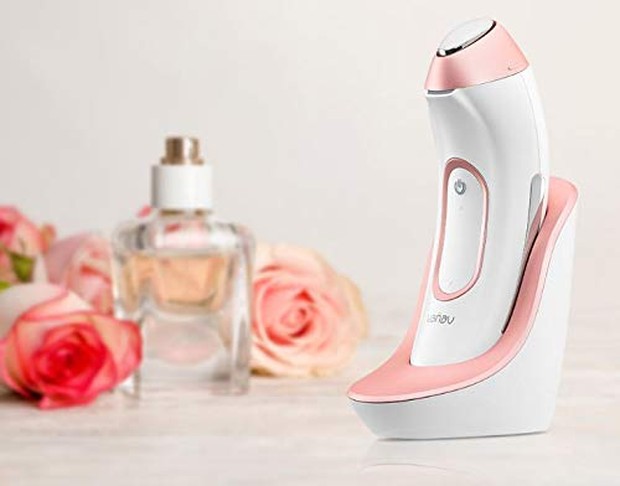 VANAV UP6 Beauty Face Facial Massager Device Total Skincare/amazon.com Alat ini merupakan perangkat kecantikan perawatan rumah all in one yang bermanfaat sebagai perawatan pembersihan, pijat wajah dan penyerapan nutrisi ke dalam kulit.