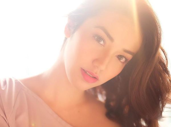 Pesona 12 Artis Berdarah Manado yang Kecantikannya Bikin Susah Berpaling