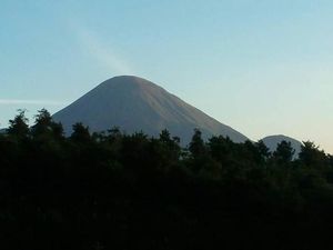 Asyiknya Berkuda Sambil Nikmati Keindahan Alam Jawa Timur