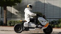 Foto Skuter Listrik Baru BMW Motorrad