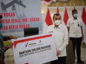 Pertamina Hulu Rokan Beri Bantuan 200 Ribu Masker ke Pemda Riau