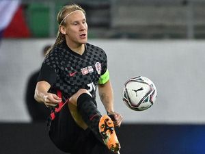 Kapten Timnas Ini Diduga Positif Corona di Tengah Laga Sepakbola!