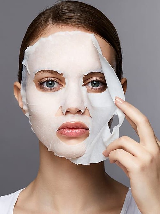 Нужно ли наносить крем после маски тканевой. Маска для лица. Тканевые маски для лица. Маска для лица Эстетика. Тканививые маски для лица.