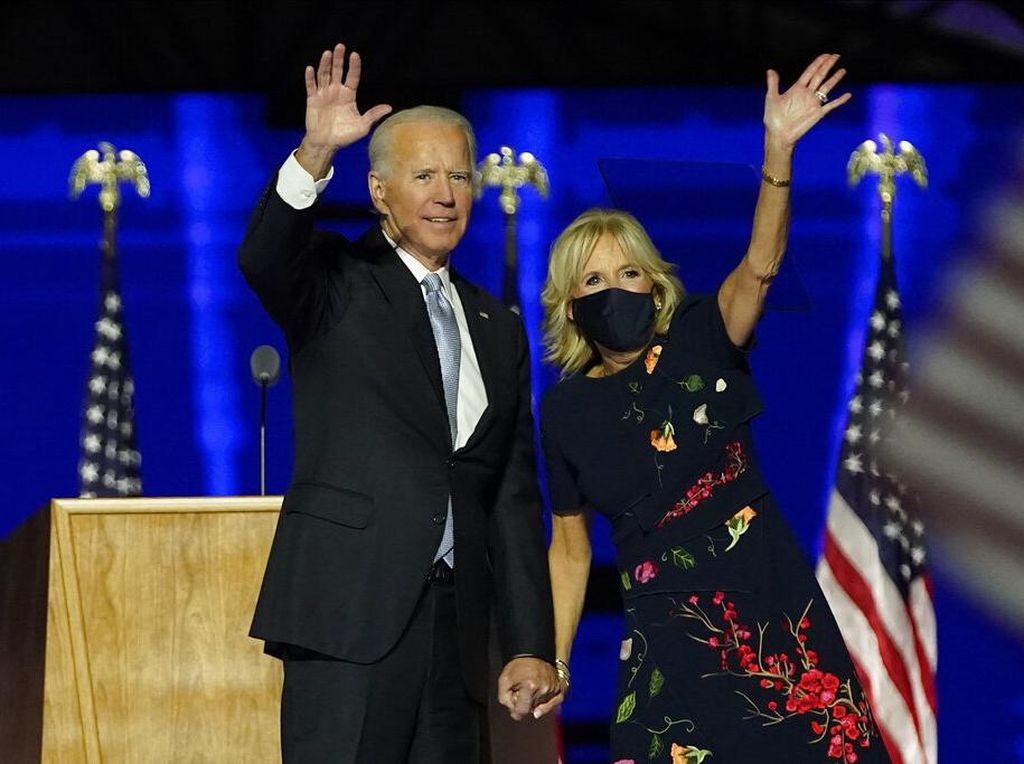Jill Biden Pakai Gaun Rp 80 Juta, Ludes Terjual dalam Hitungan Jam