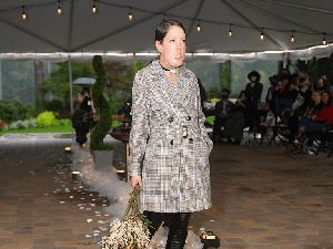 Kisah Wanita Terlahir dengan Cacat Wajah & Tak Bisa Senyum, Kini Jadi Model